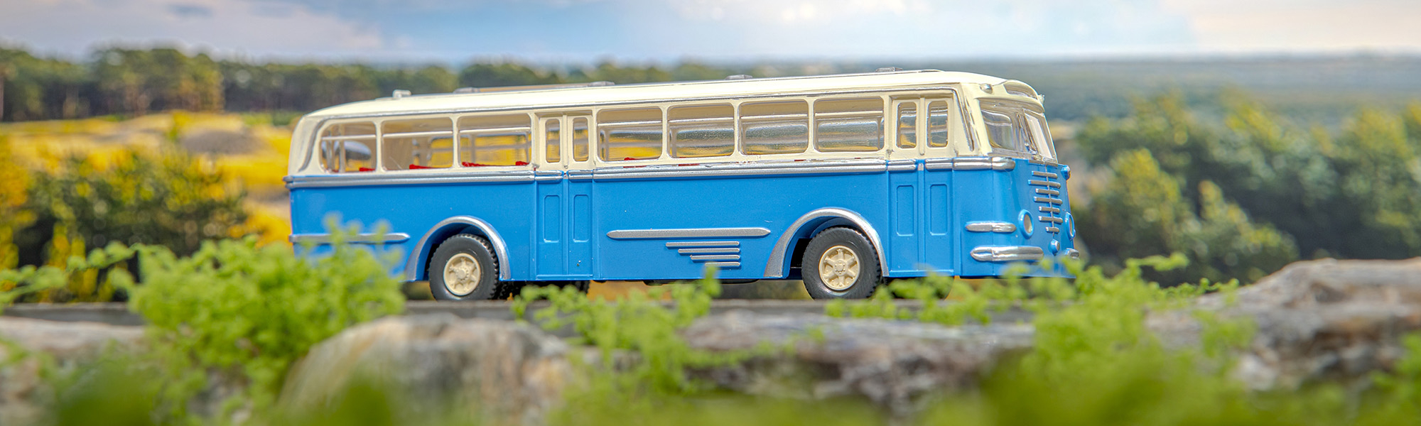 TRUCKS / BUSSES