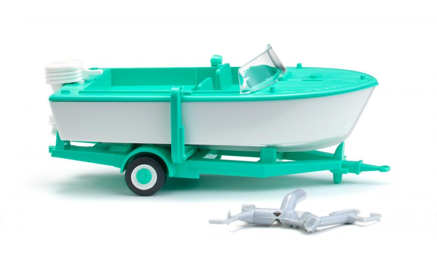 Motorboot auf Anhänger - signalweiß/mintgrün