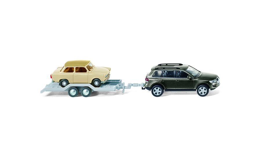 VW Touareg set with Trabant on trailer