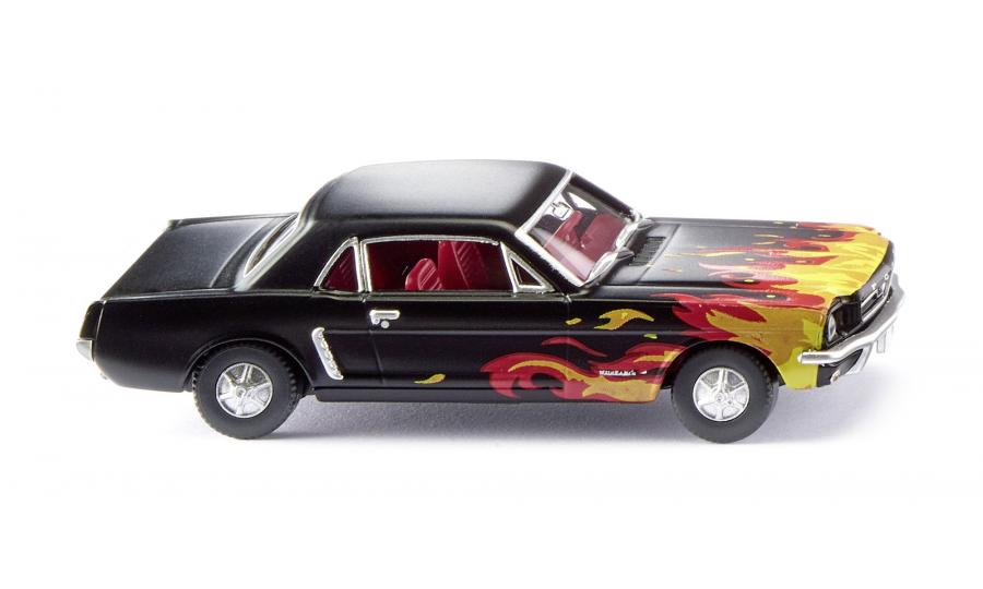 Ford Mustang Coupé - schwarz mit Flammendekor