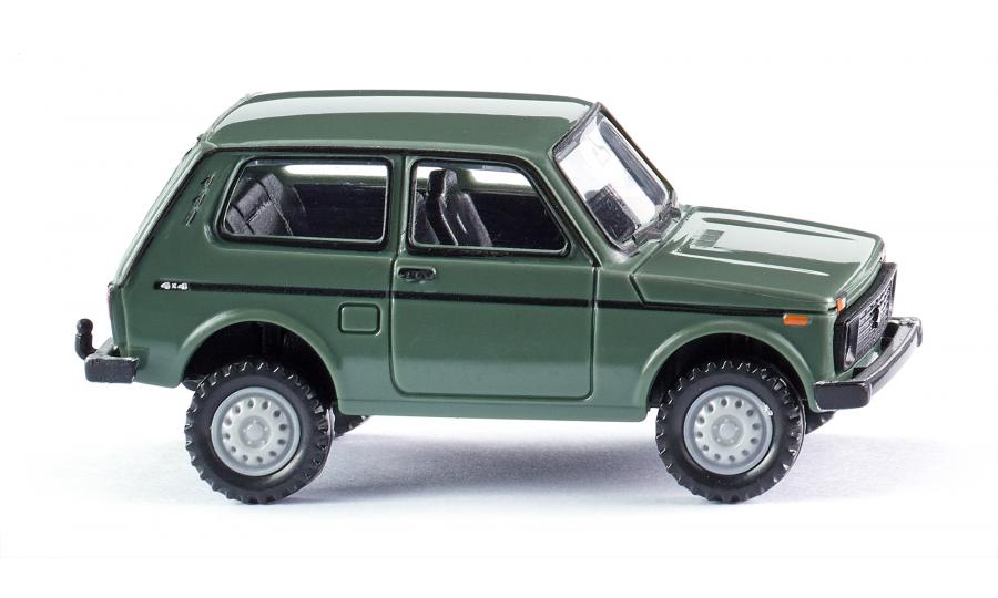 Lada Niva - grün