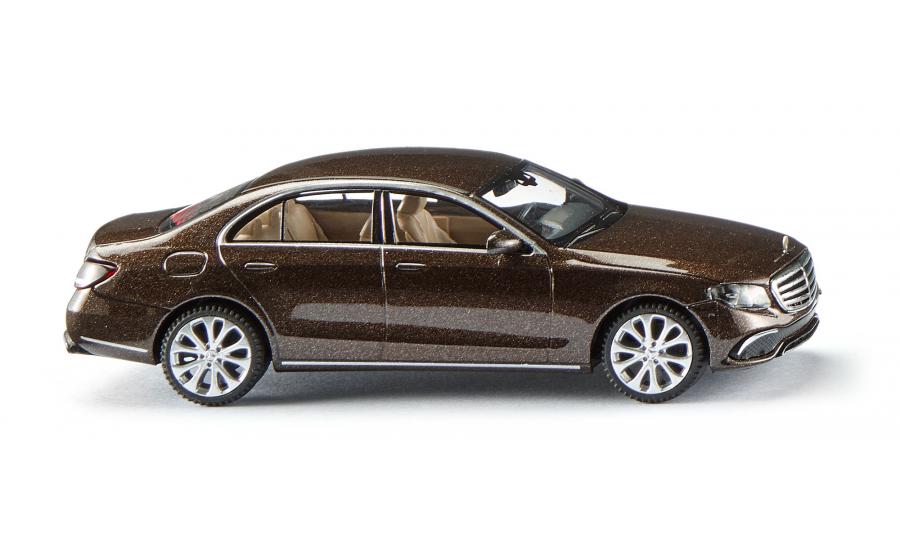 MB E-class W 213 Exlusive brown