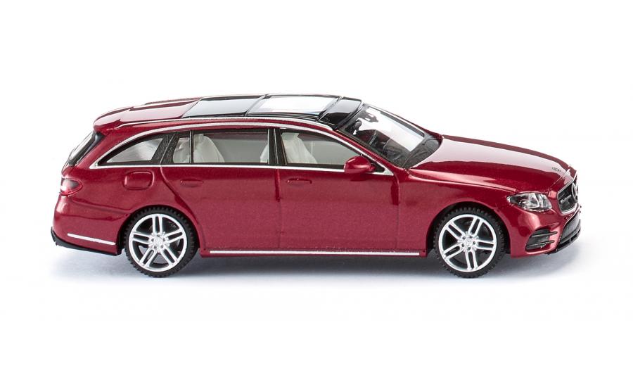 MB E-Class S213 AMG - hyacinth red met.