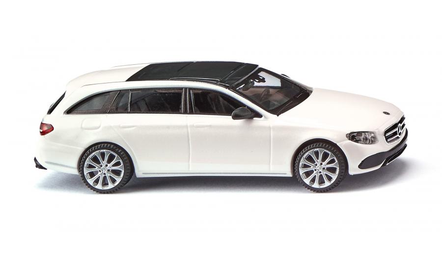 MB E-Class S213 Avantgarde - diamond white pearl effect