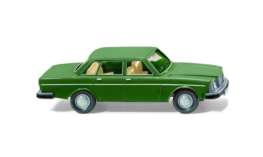 Volvo 264 GL green