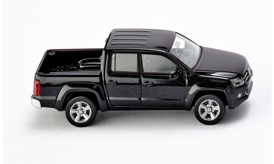 VW Amarok - deep black met.