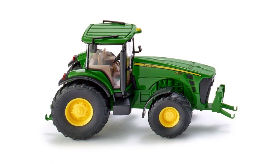 John Deere  8530
