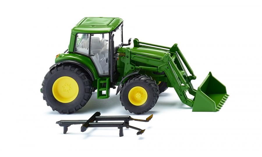 John Deere 6920 S with front loader