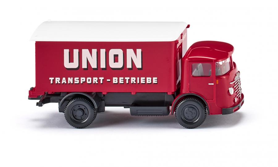 Box truck (Büssing 4500) 