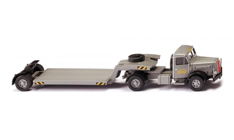 Low-loader truck-trailer (Henschel) 