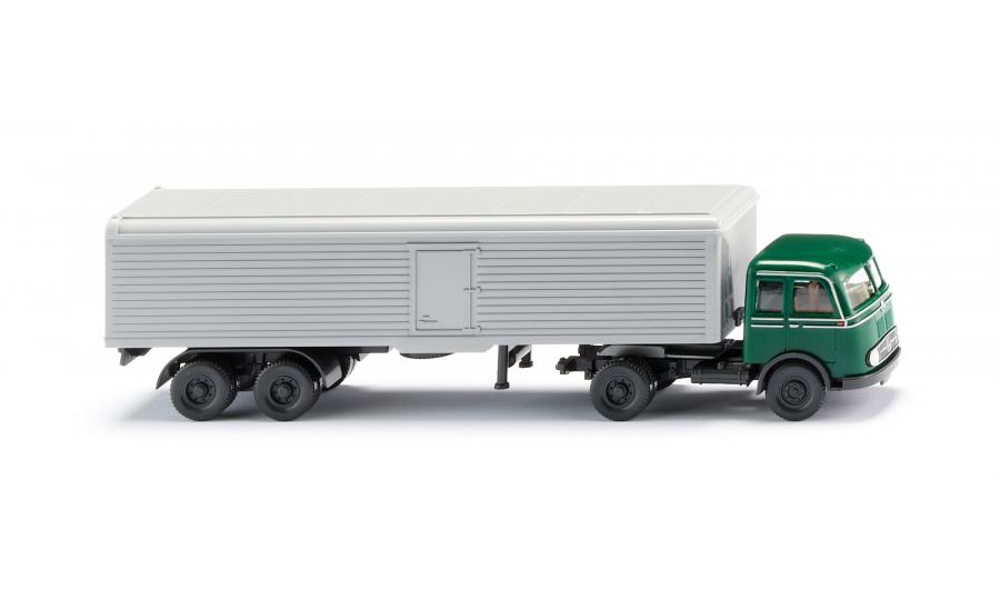 Semi-trailer box truck (MB Pullmann)