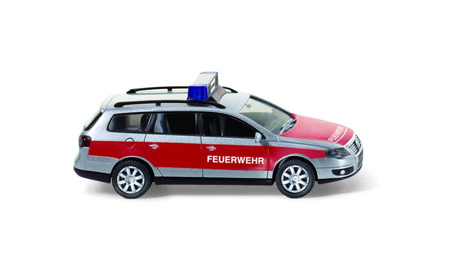 VW Passat Variant fire service