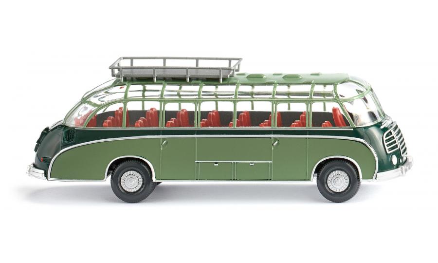 Tour bus (Setra S8) - green