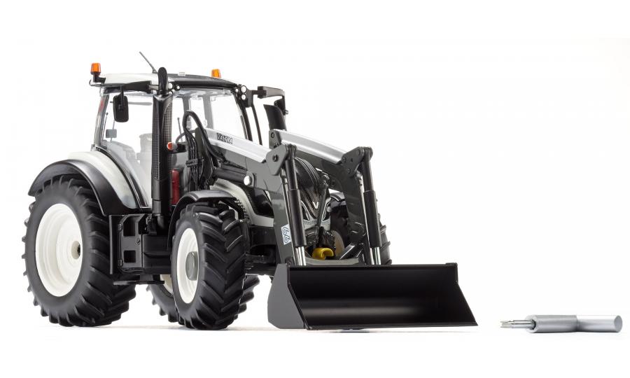 Valtra T174 with front loader