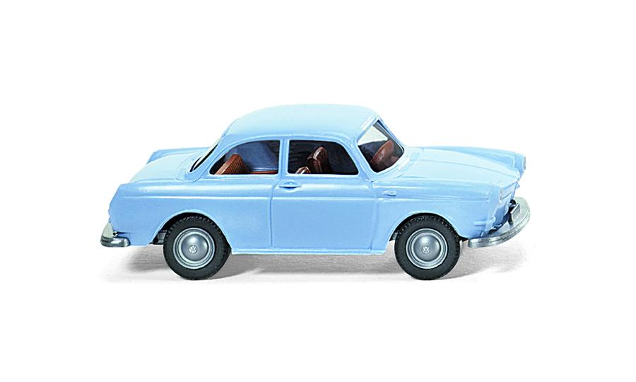 VW 1600 pastell blue