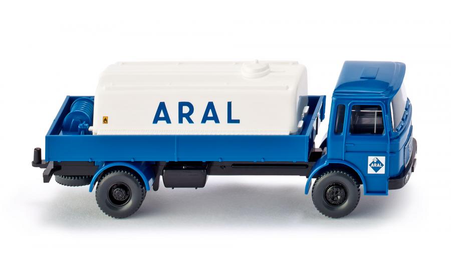 Truck with oil tank (MAN) ARAL