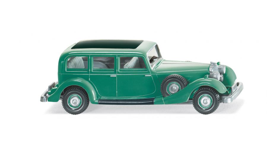 Horch 850 - patina green