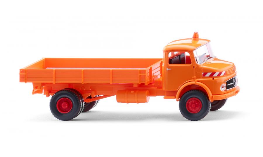 Flatbed tipper (MB LAK 710) municipal orange