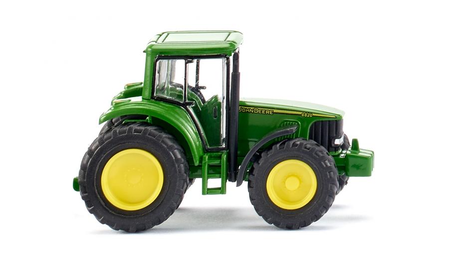 John Deere 6820