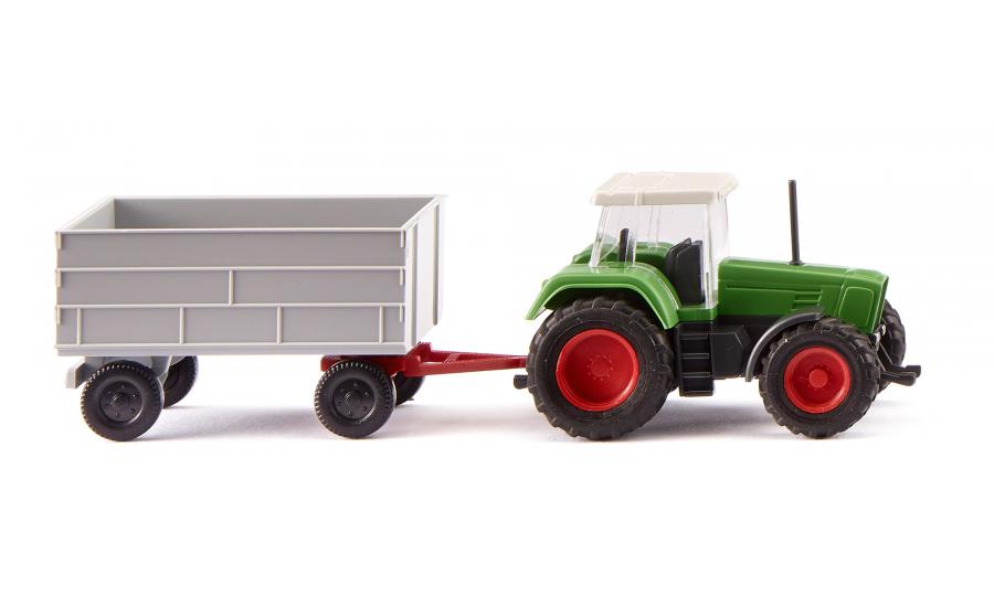 Fendt Favorit with trailer