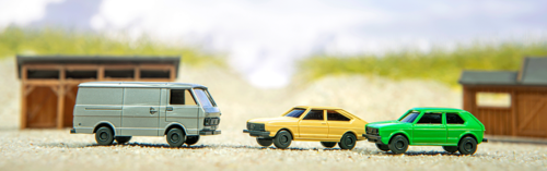 Two cars and a box van – N-gauge
